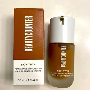 Skin Twin Featherweight Foundation Tan 450
